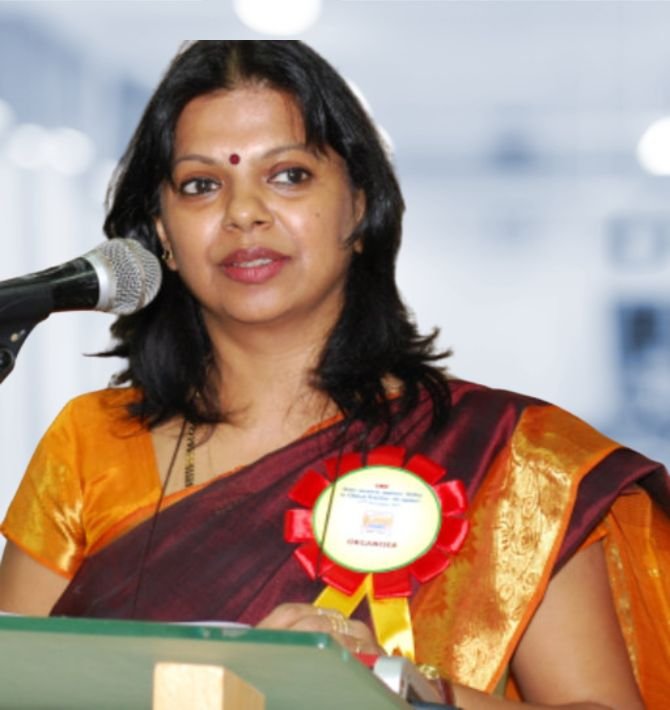 Dr Anita Bijoor